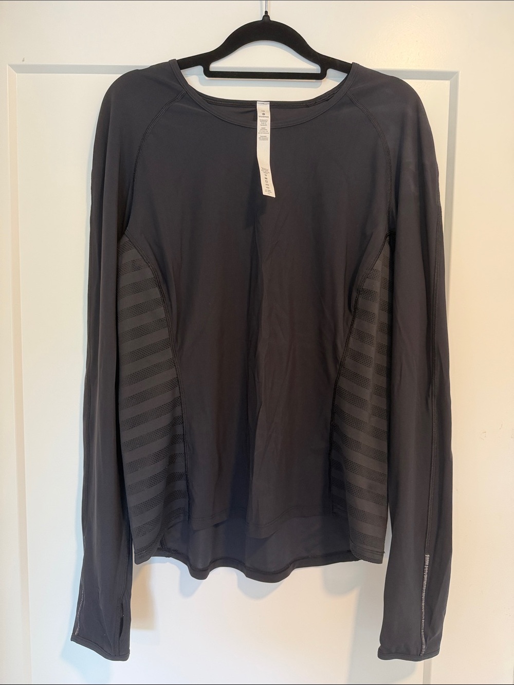 Lululemon Women’s Black Long-Sleeve Performance Tee with Mesh Side Panels